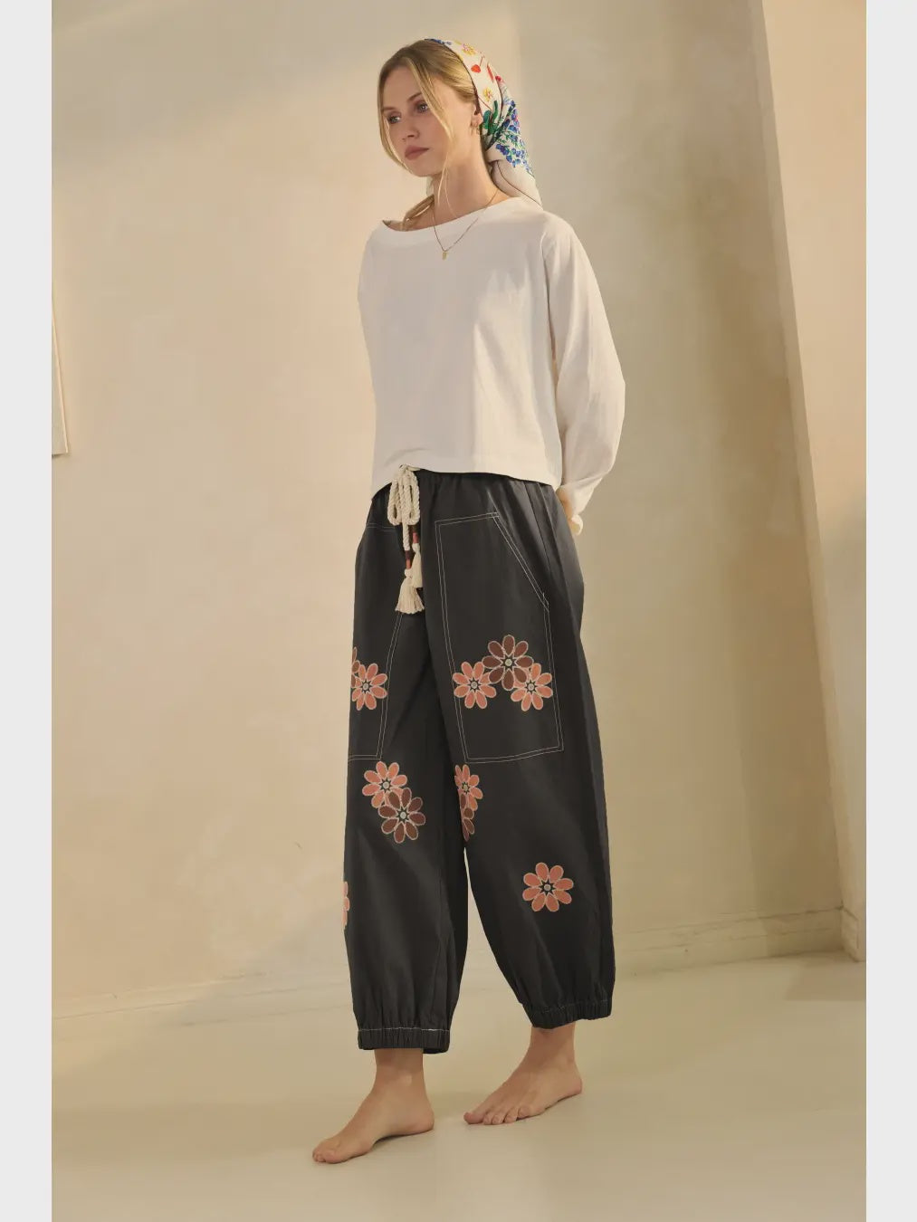 Cropped Floral Oversized Patch Pant