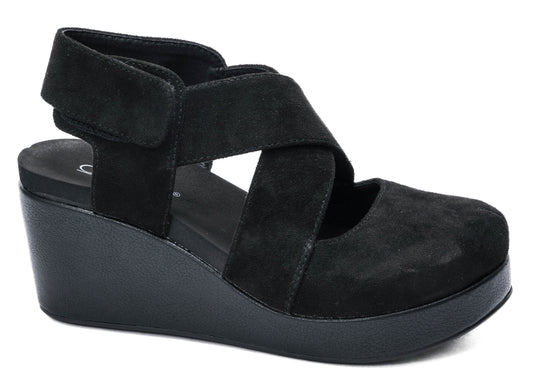 Case Closed Criss-Cross Velcro Wedge