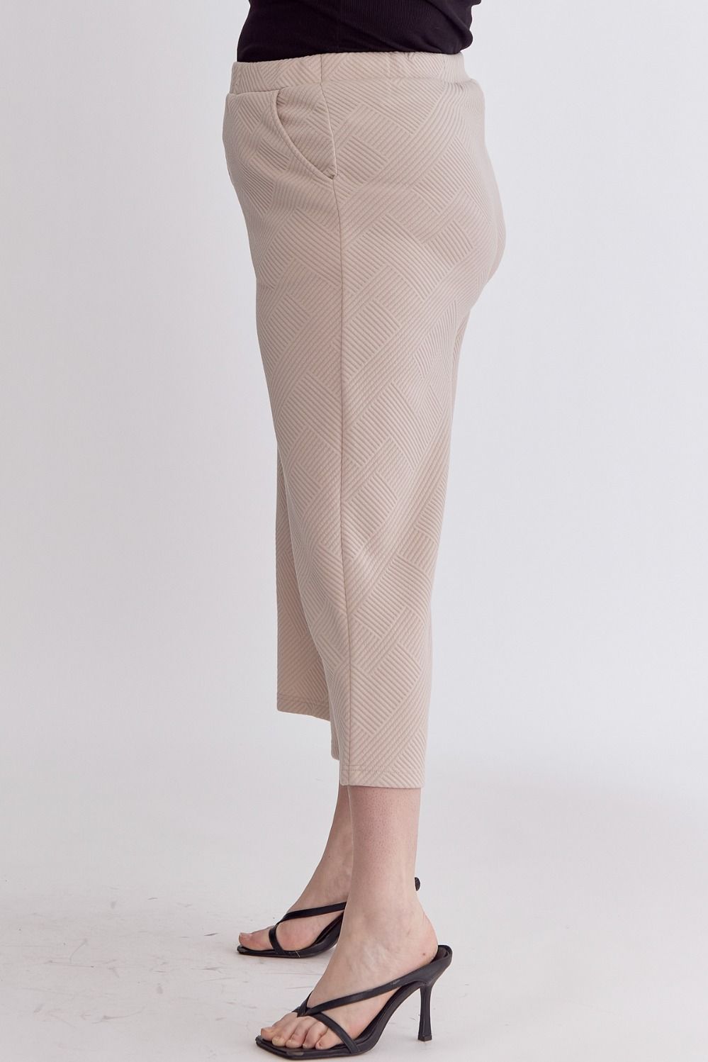 Textured High Waist Pull-On Cropped Pants