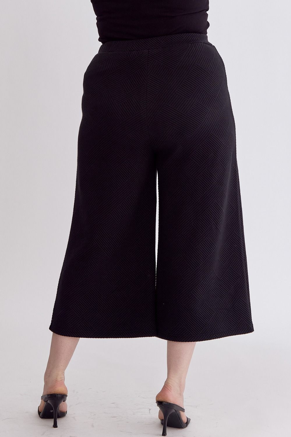Textured High Waist Pull-On Cropped Pants