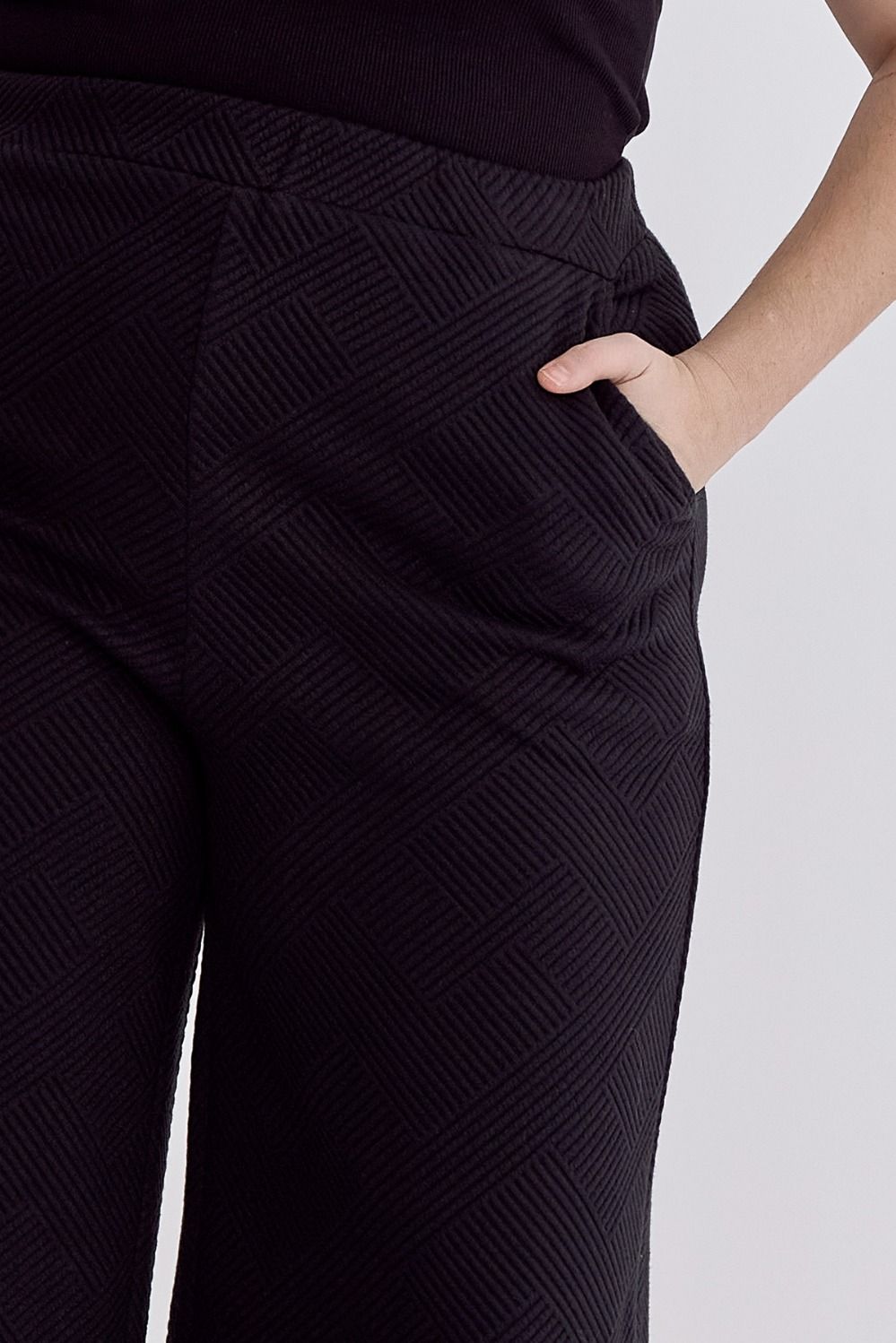 Textured High Waist Pull-On Cropped Pants